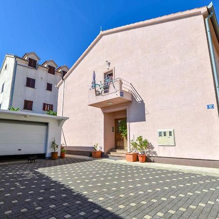 1 Bedroom Nice Apartment In Ζαντάρ Εξωτερικό φωτογραφία