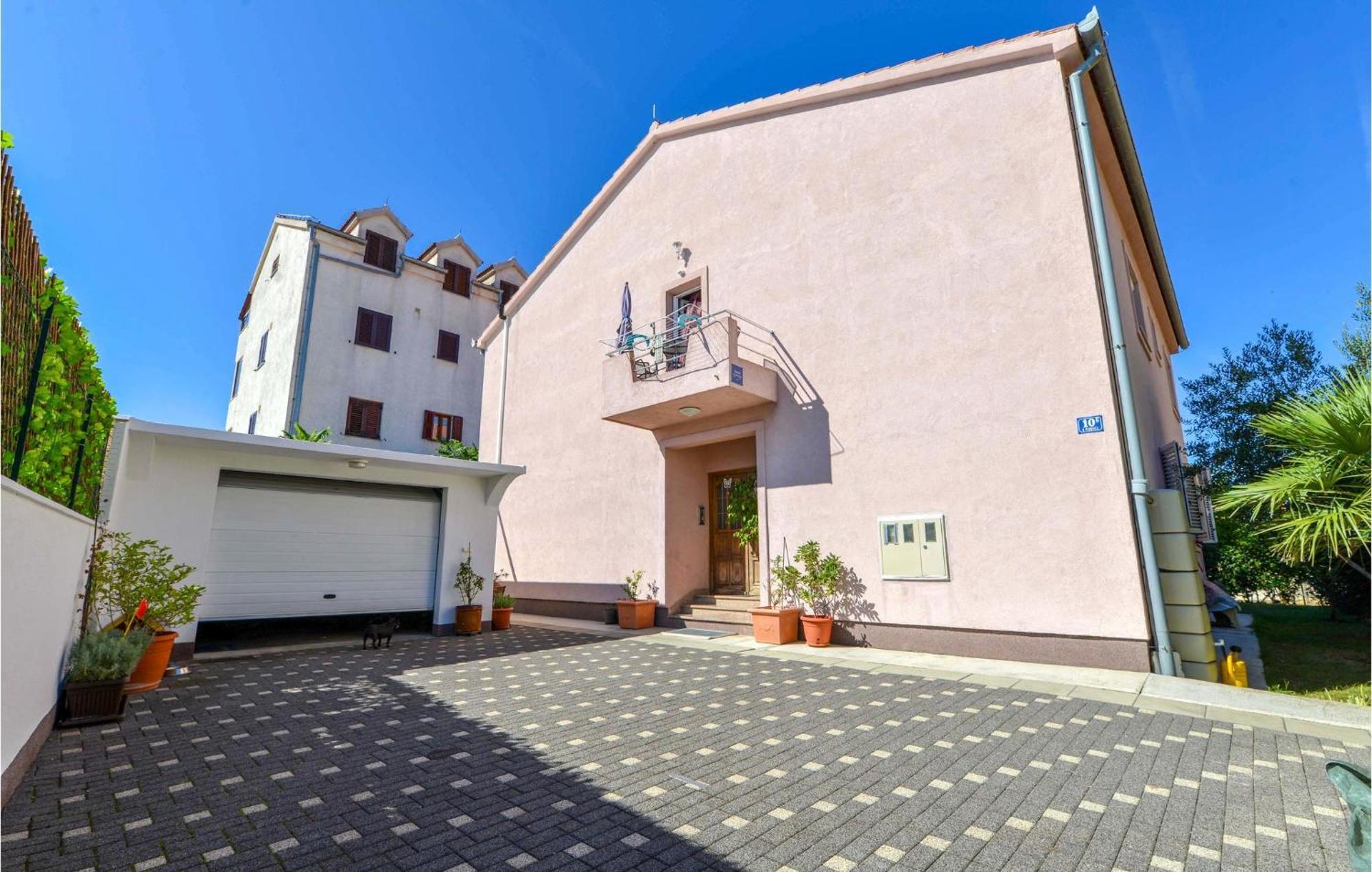 1 Bedroom Nice Apartment In Ζαντάρ Εξωτερικό φωτογραφία