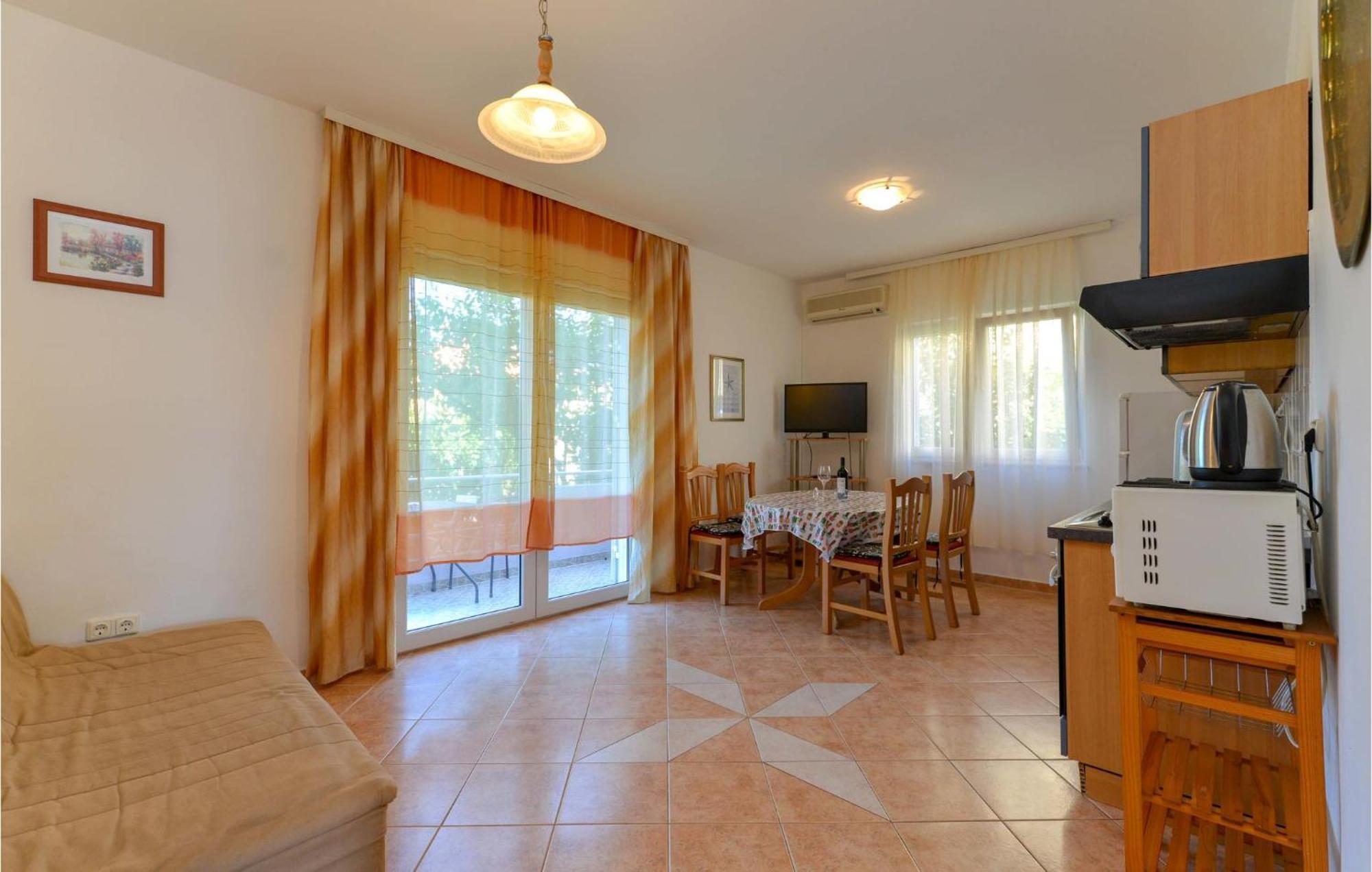 1 Bedroom Nice Apartment In Ζαντάρ Εξωτερικό φωτογραφία
