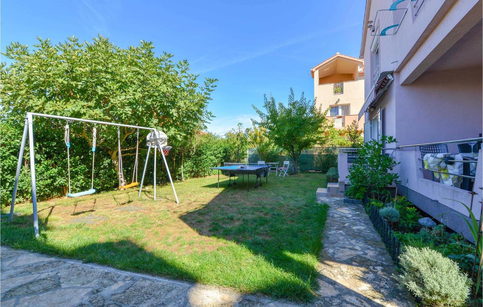 1 Bedroom Nice Apartment In Ζαντάρ Εξωτερικό φωτογραφία