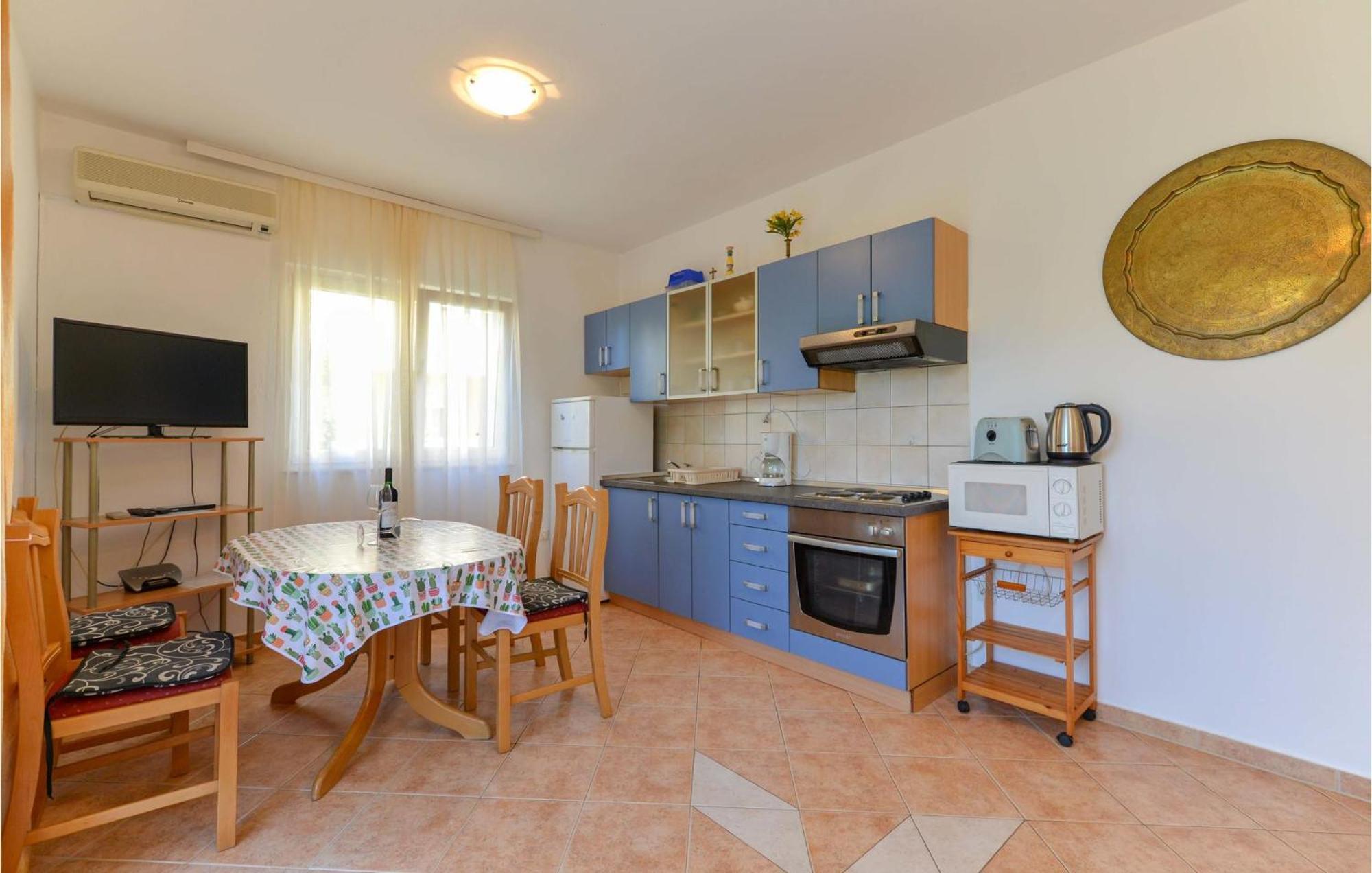 1 Bedroom Nice Apartment In Ζαντάρ Εξωτερικό φωτογραφία